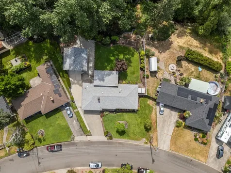 2462 Edgemont Drive Medford OR 97504