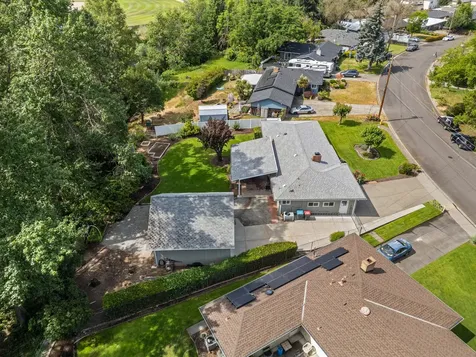2462 Edgemont Drive Medford OR 97504