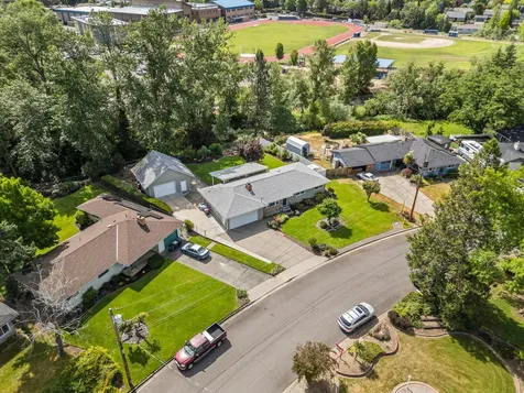 2462 Edgemont Drive Medford OR 97504