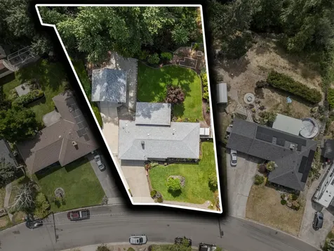 2462 Edgemont Drive Medford OR 97504