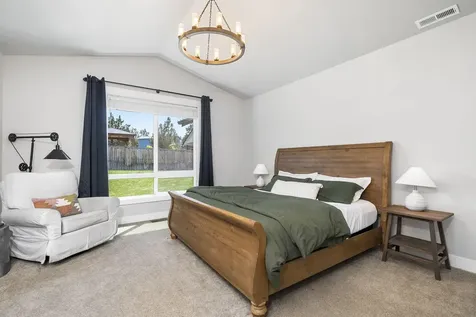 4176 SW Umatilla Avenue Redmond OR 97756