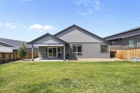 4176 SW Umatilla Avenue Redmond OR 97756