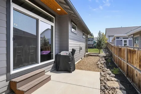 4176 SW Umatilla Avenue Redmond OR 97756