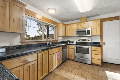 1063 SW Crosscut Court Bend OR 97702