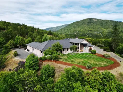 2054 Jaynes Drive Grants Pass OR 97527