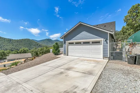 857 Jacoby Street Gold Hill OR 97525