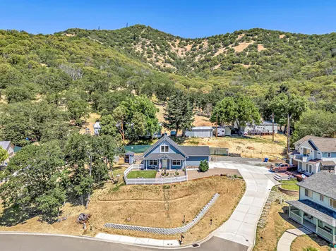 857 Jacoby Street Gold Hill OR 97525