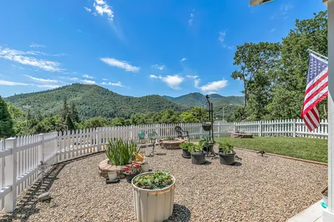 857 Jacoby Street Gold Hill OR 97525