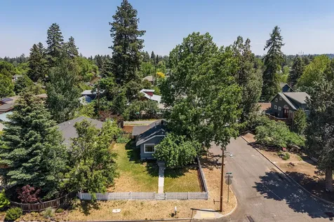 1004 NW Union Street Bend OR 97703