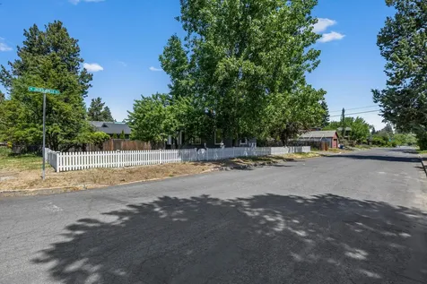 1004 NW Union Street Bend OR 97703