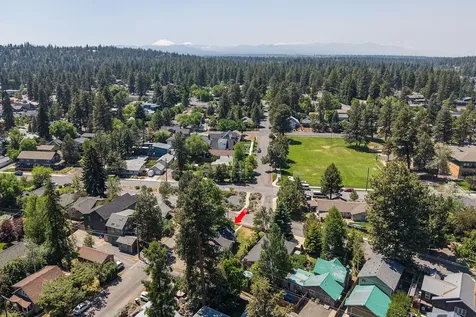 1004 NW Union Street Bend OR 97703