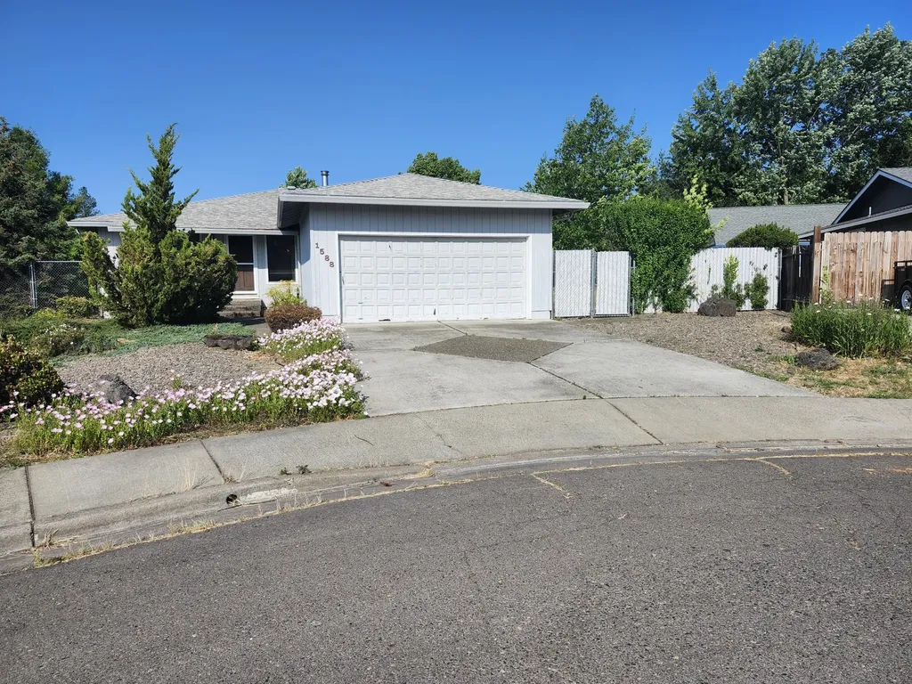 1588 Nordic Court Medford OR 97504