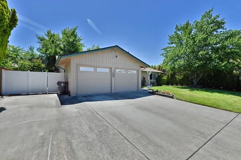 1020 Temple Drive Central Point OR 97502