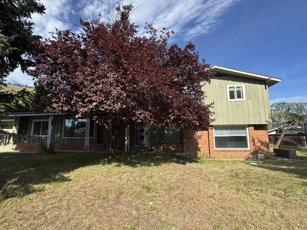 1043 Carlson Drive Klamath Falls OR 97603
