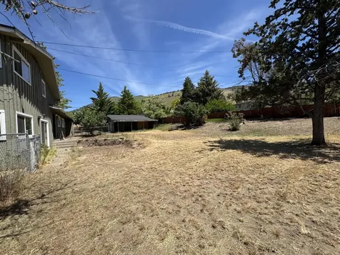 1043 Carlson Drive Klamath Falls OR 97603