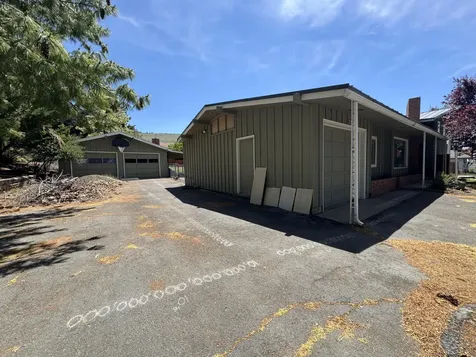1043 Carlson Drive Klamath Falls OR 97603