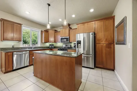 1078 Cathedral Way Central Point OR 97502