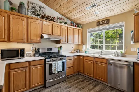 1224 N Modoc Avenue Medford OR 97504