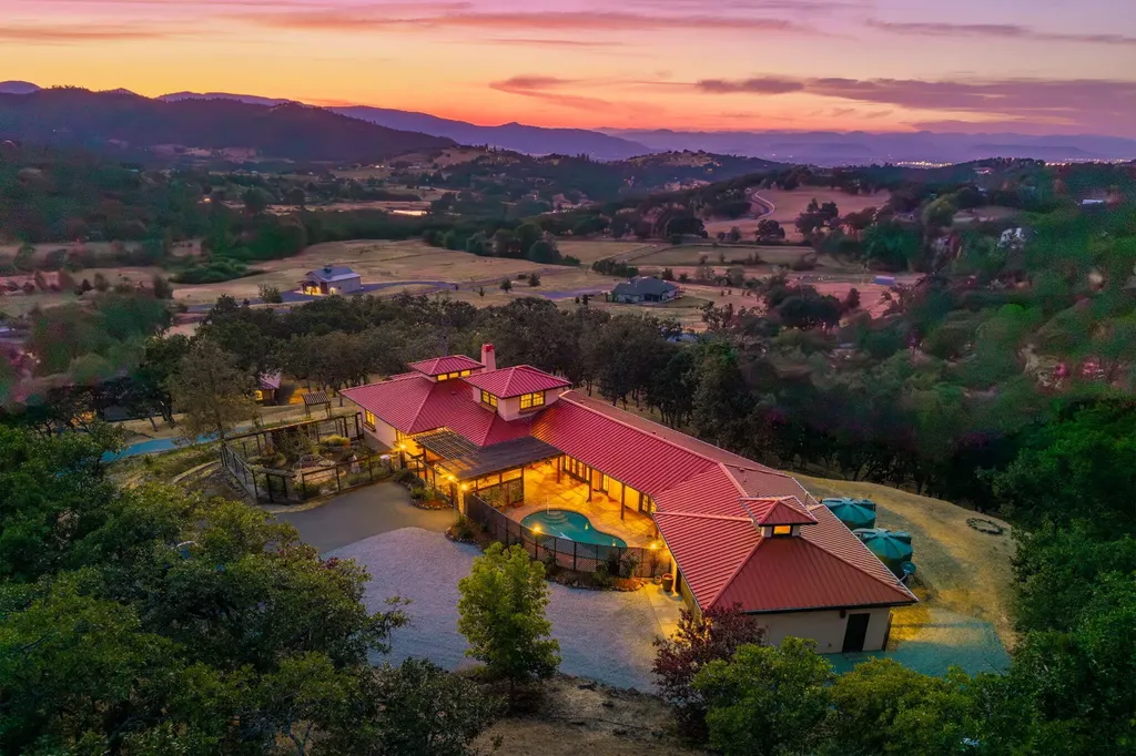 5297 Dark Hollow Road Medford OR 97501