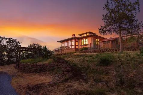 5297 Dark Hollow Road Medford OR 97501