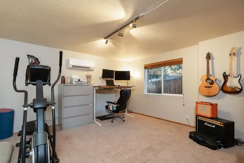 2944 NE Saber Drive Bend OR 97701