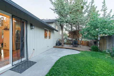 2944 NE Saber Drive Bend OR 97701
