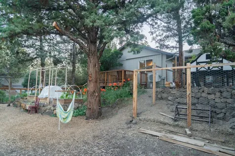 2944 NE Saber Drive Bend OR 97701
