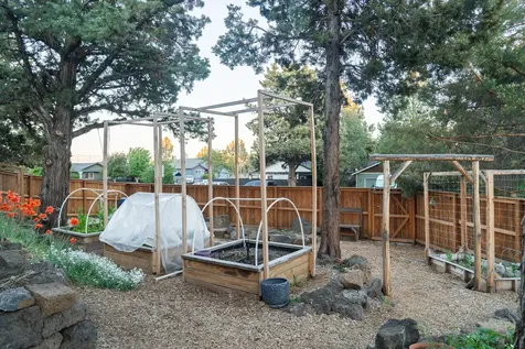 2944 NE Saber Drive Bend OR 97701