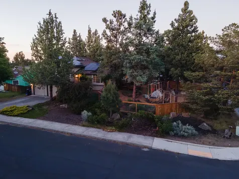 2944 NE Saber Drive Bend OR 97701