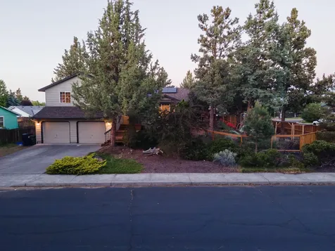 2944 NE Saber Drive Bend OR 97701