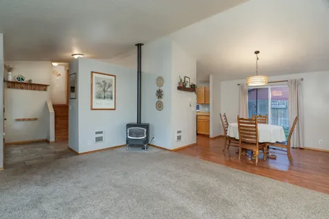 2944 NE Saber Drive Bend OR 97701