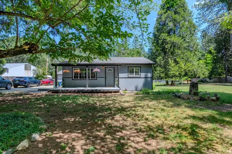 8852 W Evans Creek Road Rogue River OR 97537