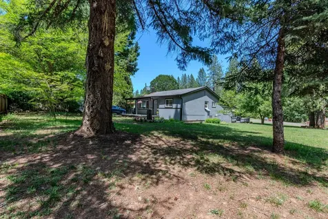 8852 W Evans Creek Road Rogue River OR 97537