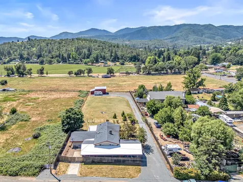2615 Glory C Road Medford OR 97501