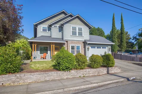 965 NE 10th Street Grants Pass OR 97526