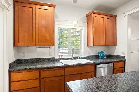 965 NE 10th Street Grants Pass OR 97526
