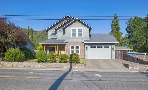 965 NE 10th Street Grants Pass OR 97526