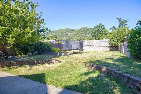 965 NE 10th Street Grants Pass OR 97526