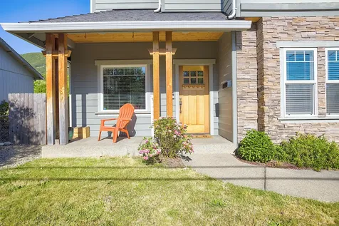 965 NE 10th Street Grants Pass OR 97526