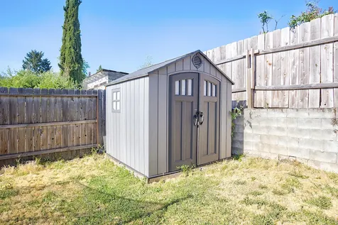 965 NE 10th Street Grants Pass OR 97526