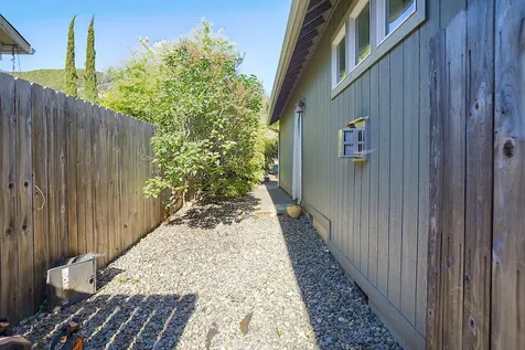 965 NE 10th Street Grants Pass OR 97526