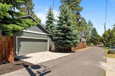 325 E Washington Avenue Sisters OR 97759