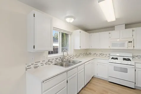 3188 NE Cromwell Court Bend OR 97701