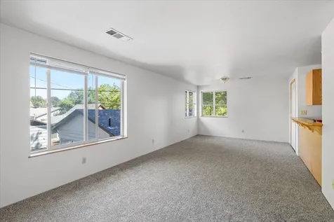 1140 W 8th Street Medford OR 97501