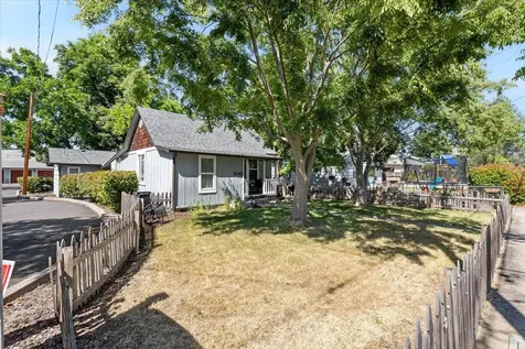 1140 W 8th Street Medford OR 97501