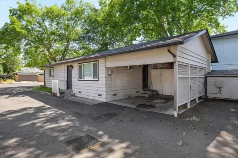 1140 W 8th Street Medford OR 97501