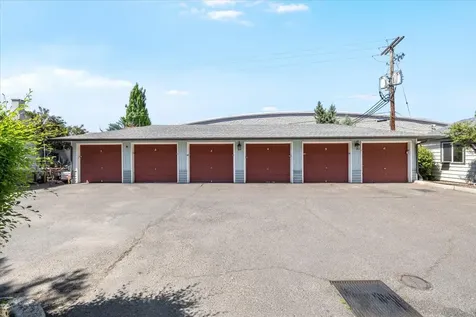 1140 W 8th Street Medford OR 97501