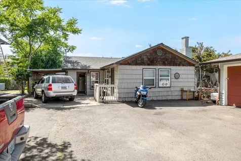 1140 W 8th Street Medford OR 97501