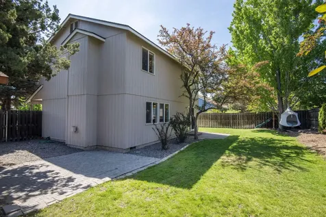 1131 NE Locksley Drive Bend OR 97701