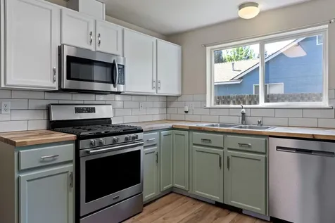 1131 NE Locksley Drive Bend OR 97701